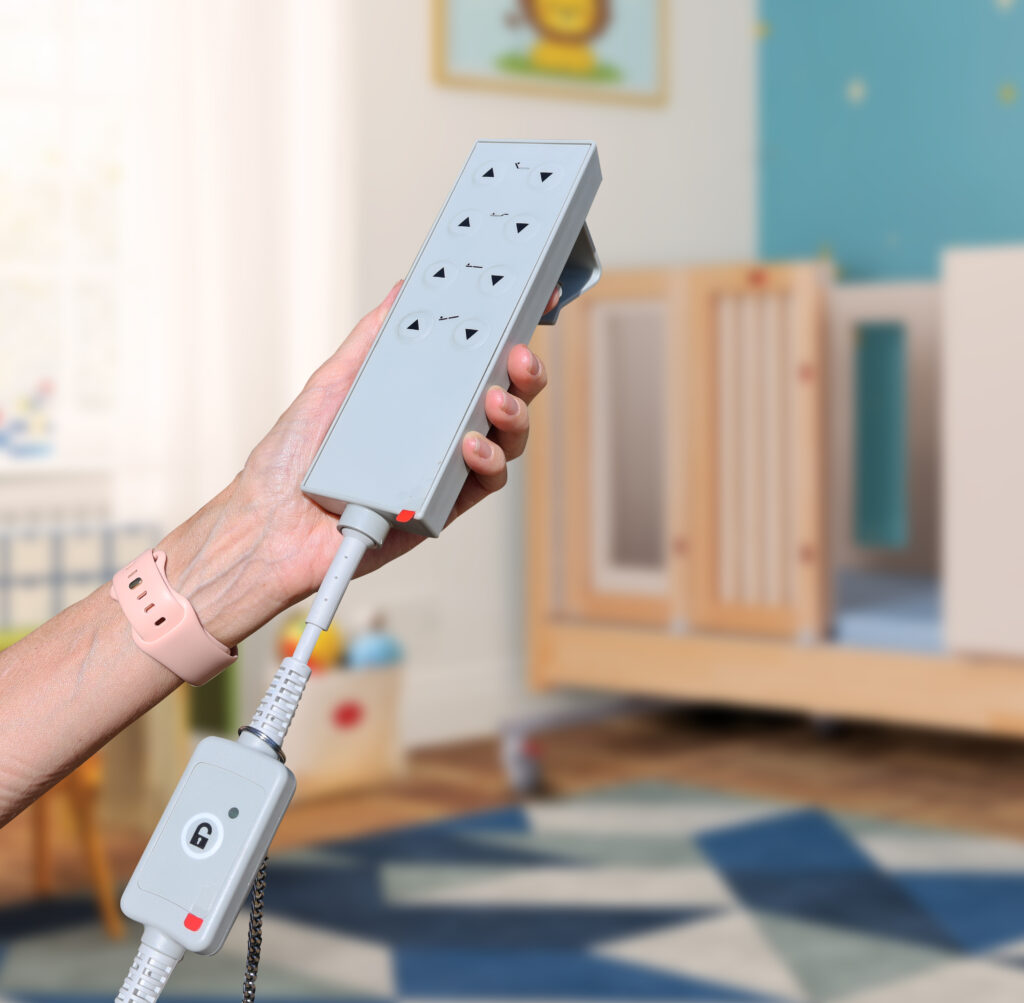 cot bed autolocking hand control